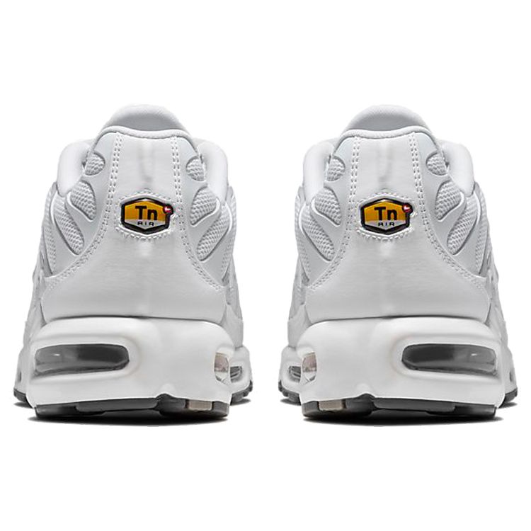 Nike Белые мужские кроссовки Air Max Plus 604133-139