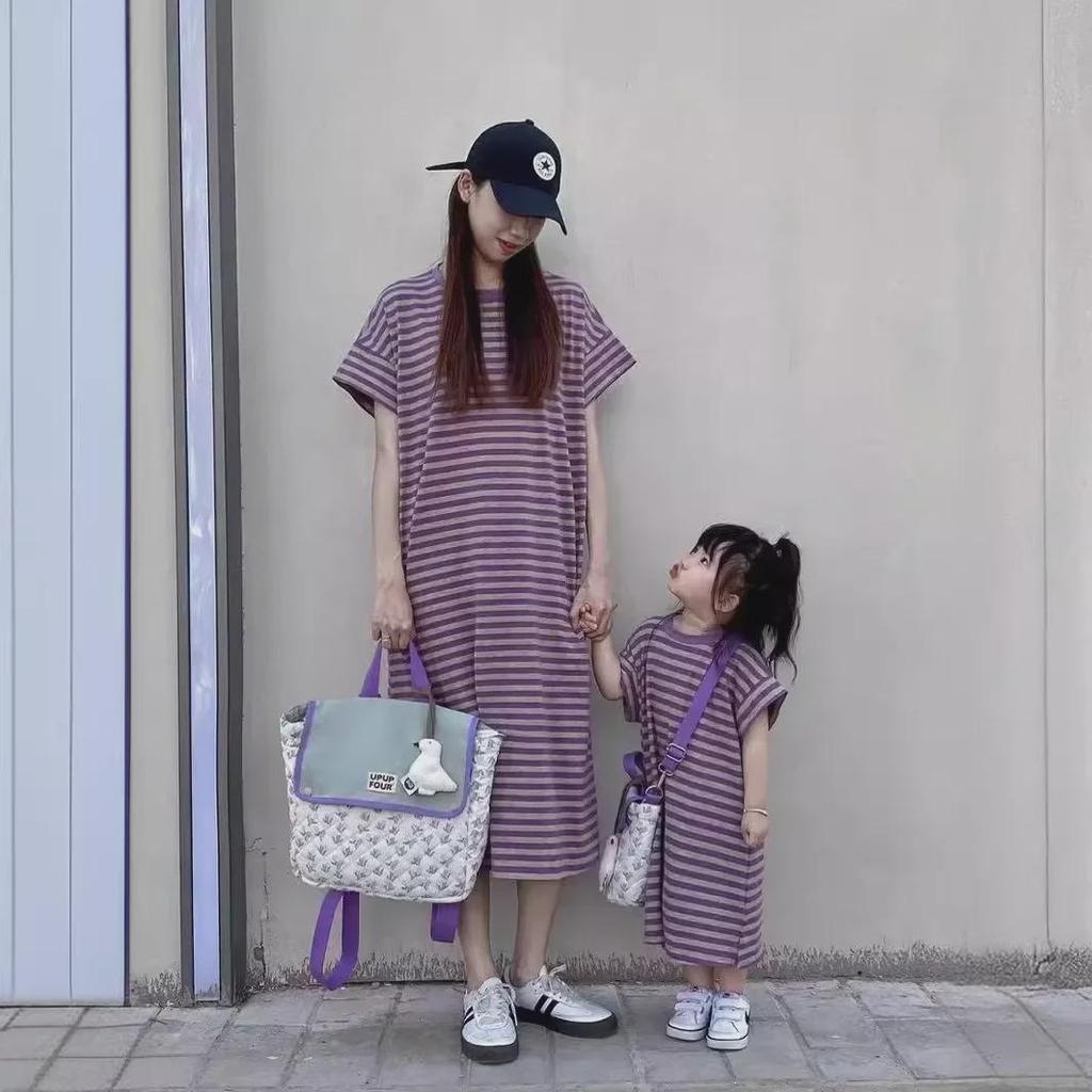 Летние наряды для братьев и сестер 2024 года: Полосатые костюмы для мальчиков и платья для девочек в корейском стиле