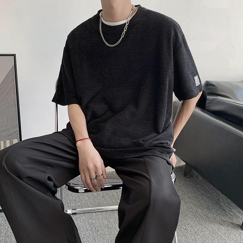 Мужская стильная футболка с короткими рукавами и ажурным узором - летняя одежда высшего качества