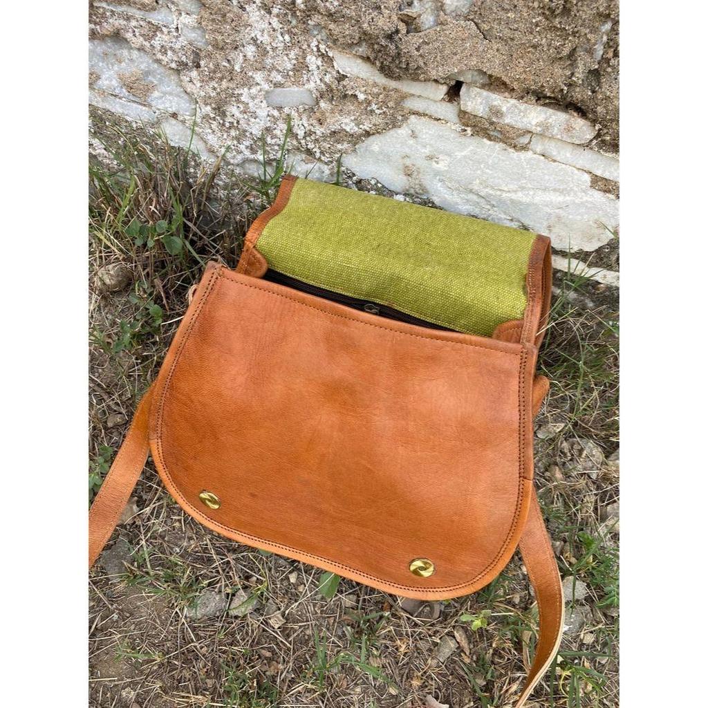 Handmade Leather Saddle Bag: Crossbody Purse with Adjustable Strap