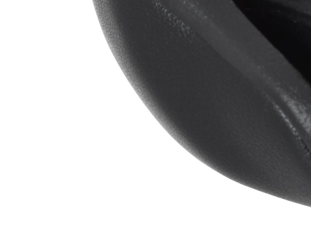 Hyundai i30 07-12 Gear Shift Knob Black Leather 5 Speed
