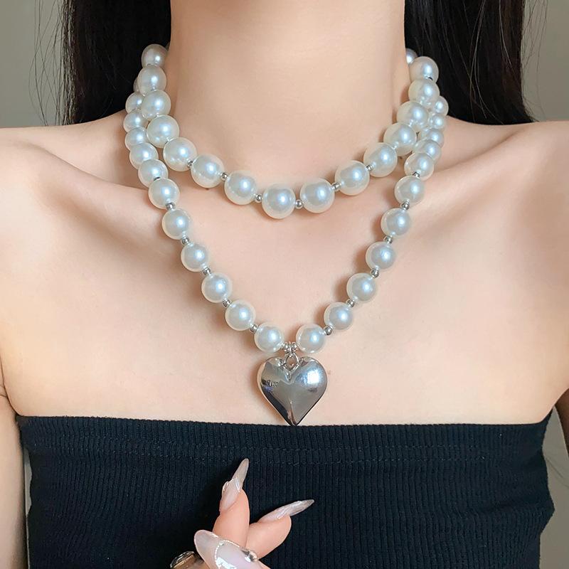Korean temperament love butterfly pearl fringed necklace fashion collarbone chain versatile item decoration