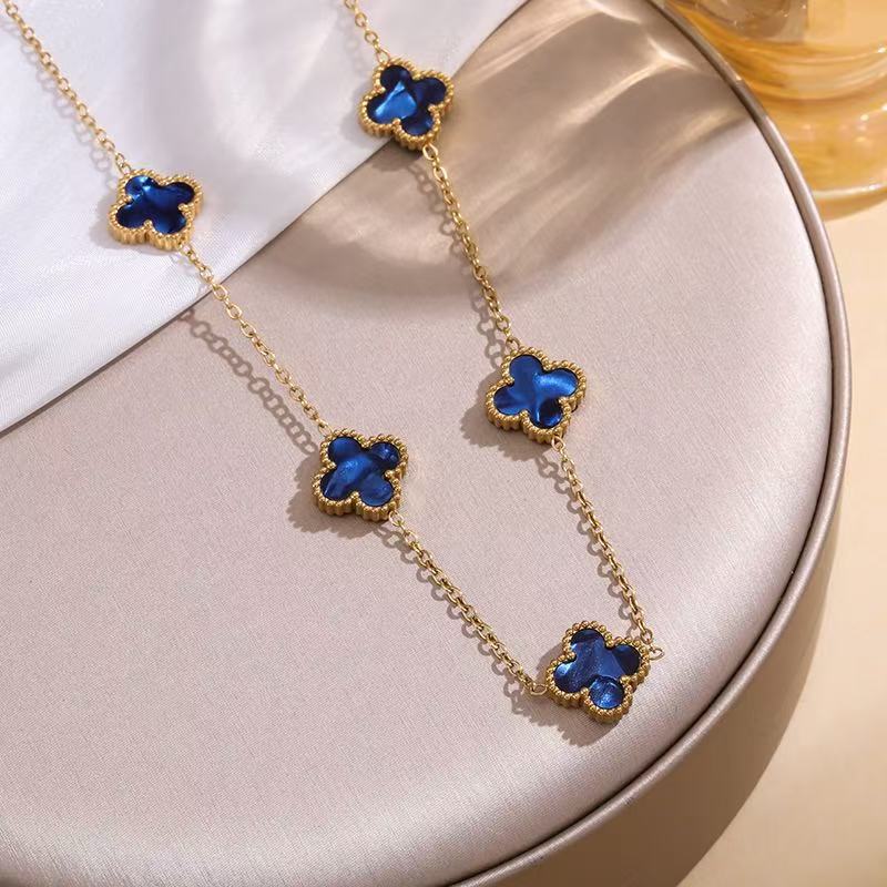 Изысканная 18-каратная титановая сталь не теряет цвет Четырехлистный клевер Двусторонняя перламутровая Пять цветков Ожерелье Цепочка для ключицы женская