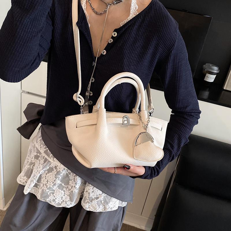 Handbag Women's New Casual Commuter Bag Fashion Messenger Tote Bag