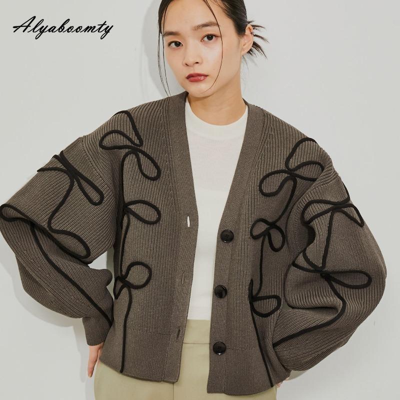 2025 Spring Autumn Women Stylish Knitted Cardigan V Neck Beige Gray Khaki Baggy Sweater Korean Fashion Streetwear Ladies' Basic Knitting Outerwear