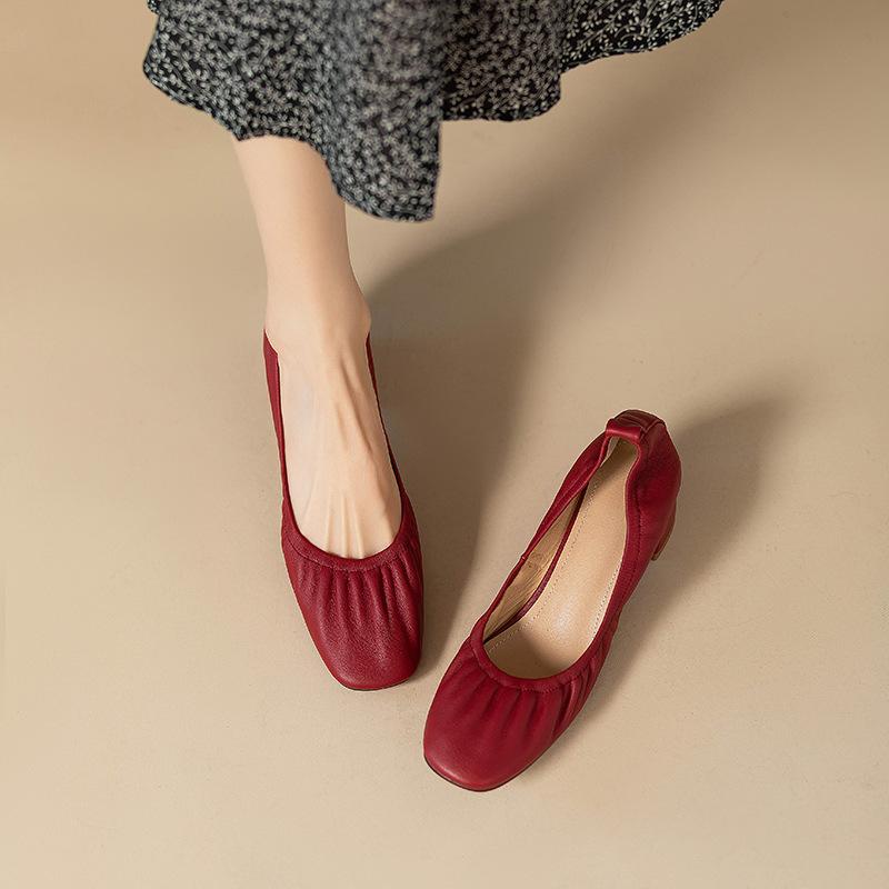 Женские красные туфли-лодочки на каблуках средней толщины с квадратным носком, элегантные женские туфли на каблуках без застежек, свадебные туфли из мягкой кожи