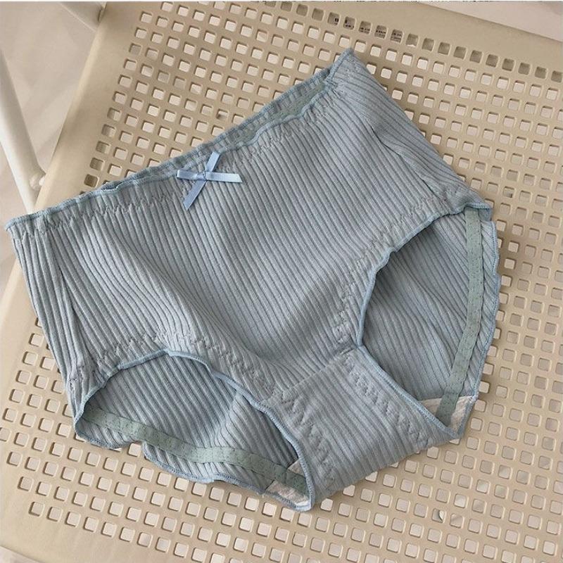 Mid Waist Women's Underwear with Comfortable Breathable Buttocks Wrapped In Pure Cotton Antibacterial Crotch No Trace Large Size Thin Triangle Panties