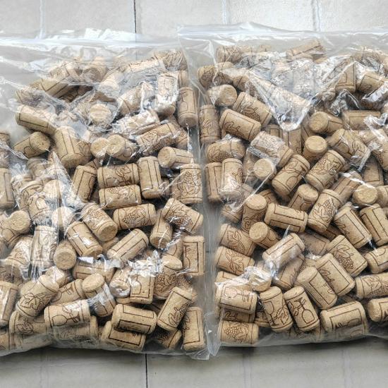 Высокоплотные натуральные синтетические пробки для винных и шампанских бутылок