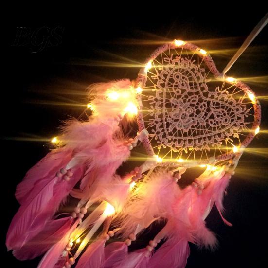 Exquisite Dreamcatcher Feather Decor Pendant Luminescent Ornament Heart Shape Design Hanging Dream Catcher for Bedroom
