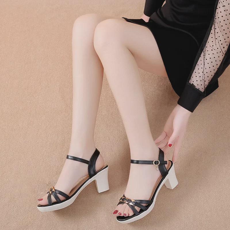 Женские босоножки на высоком каблуке 2021 года — корейский дизайн «рыбий рот» с универсальным римским толстым каблуком