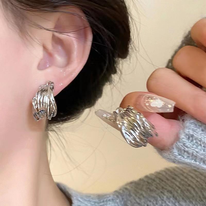 Модные серьги, легкая роскошь, простые серьги, женские серебряные, легкая роскошь, высококачественные маленькие серьги, нишевый дизайн, модные, крутые серьги