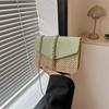 Соломенная плетеная сумка для женщин, весенняя новая корейская модная кисточка, контрастная плетеная маленькая квадратная сумка для женщин, сумка через плечо на одно плечо