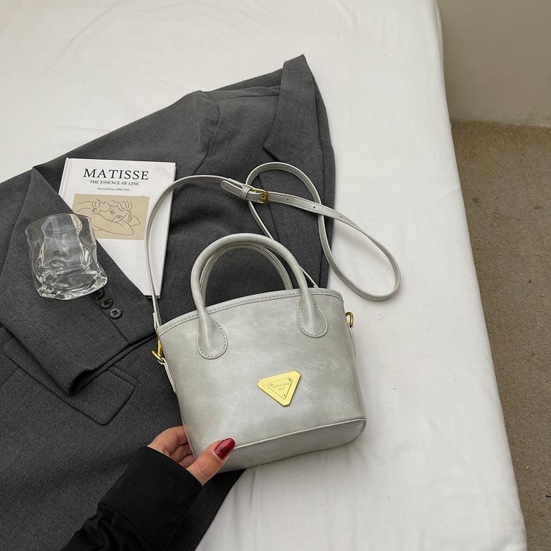 Популярная в этом году ретро-сумка женская большой вместимости 2025 новая весенне-летняя повседневная сумка-мессенджер портативная сумка-ведро