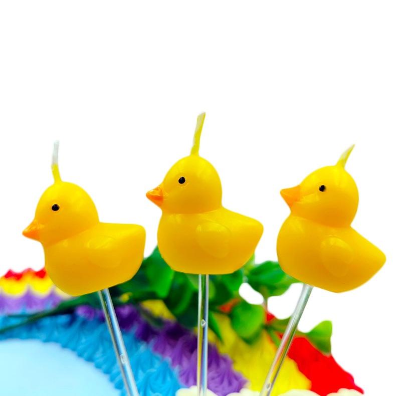 Creative Small Yellow Duck Cartoon Birthday Candles Paraffin Wax Smokeless Cake Decoration for Children Food Grade