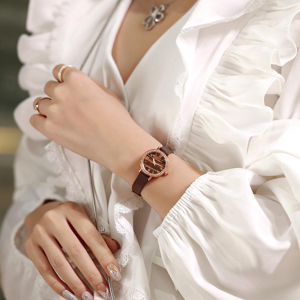 Новые женские часы ретро бриллиант маленькие зеленые часы модные легкие роскошные поясные часы для женщин