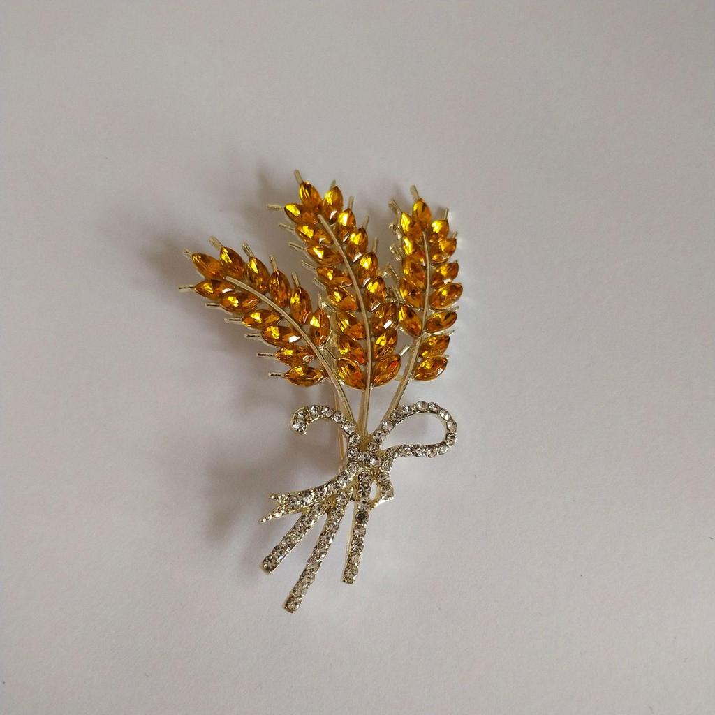 Korean Style Elegant Pearl Rose Brooch - Exquisite Corsage for Coats and Suits