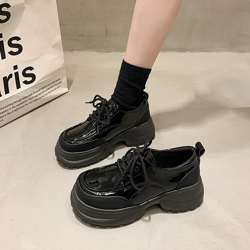 Британский стиль французские туфли на толстой подошве, увеличивающие рост, jk маленькие кожаные туфли женские весенне-осенние туфли-лодочки 2024 новые белые туфли-лоферы на платформе