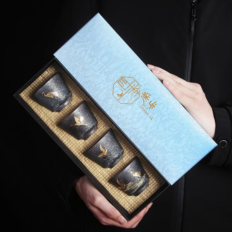 Чайный набор и чашки из цинской керамики в стиле «тушь и вода»