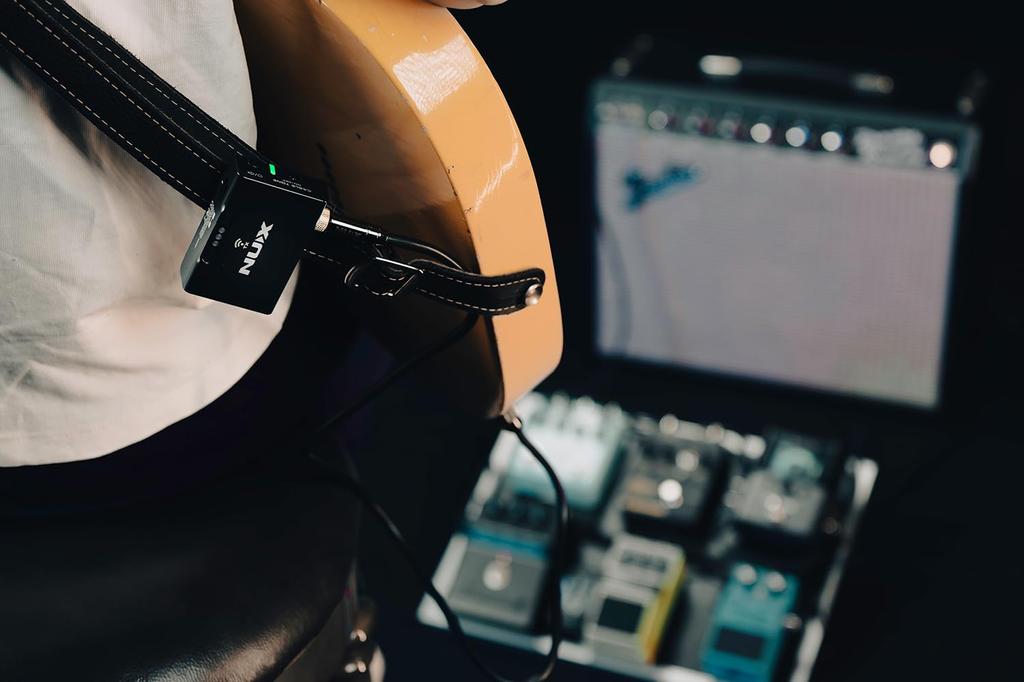 Цифровая беспроводная система NUX ГГц с малой задержкой ЖК-дисплей с высоким разрешением Функция распределительной коробки DI OUT 2.4 гитара/бас Встроенный тюнер/усилитель 2,5 мс