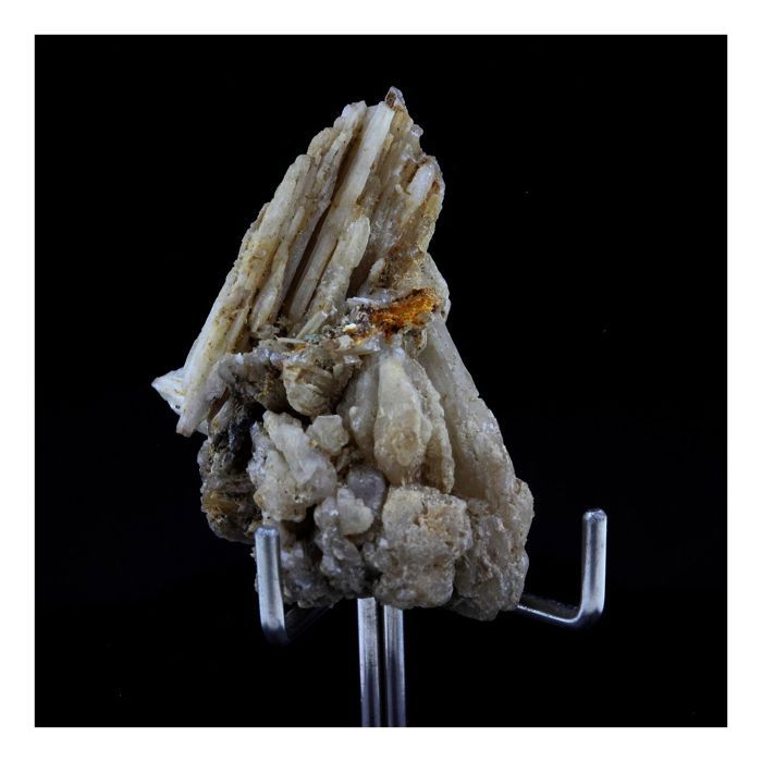 Pierres et Minéraux. Cerusite. 99.5 ct. Lescure Mine, Mayres, Ardèche, France.