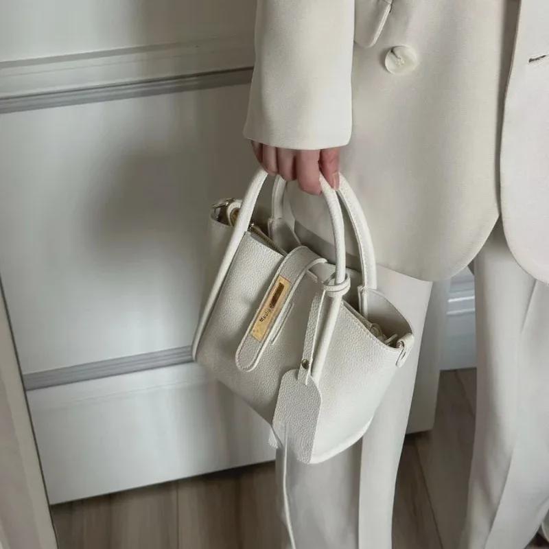 2024 Women's Fashion Simple Basket Bag: High-Grade Bucket Style Handbag, Perfect for Commuting or As a Messenger Bag.