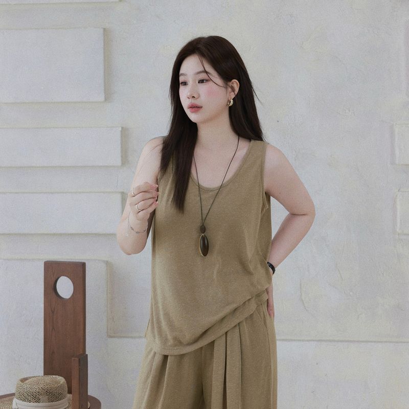 Plus-Size Women's Clothing for Slightly Chubby Girls, Casual Style Linen Vest, Cardigan, T-Shirt, and Pants Three-Piece Set