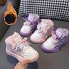 Зимние новые теплые хлопковые туфли 2024 года с плюшевыми и утолщенными зимними сапогами. Тренд детской обуви.