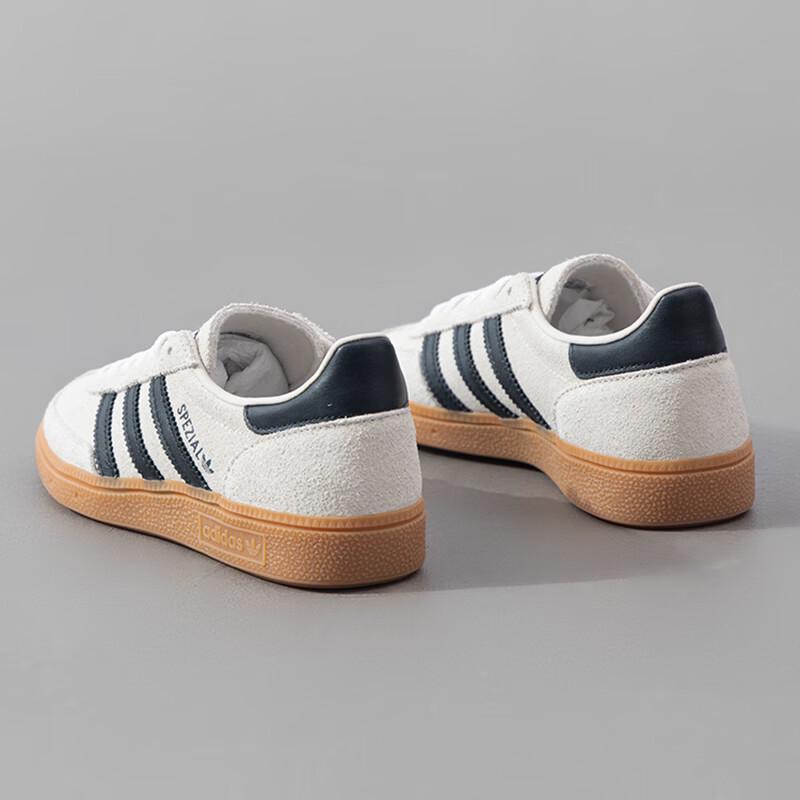 adidas Женские спортивные кеды IF6562