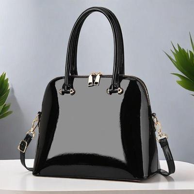 Женская лаковая сумка-тоут 2025: Универсальная европейская и американская модная сумка, ручная, на плечо или через плечо, красного и черного цвета.