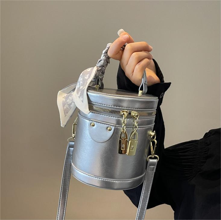 Portable Bucket Bag Women'S Bag High-End Sense Niche Shoulder Bag Versatile Messenger Bag