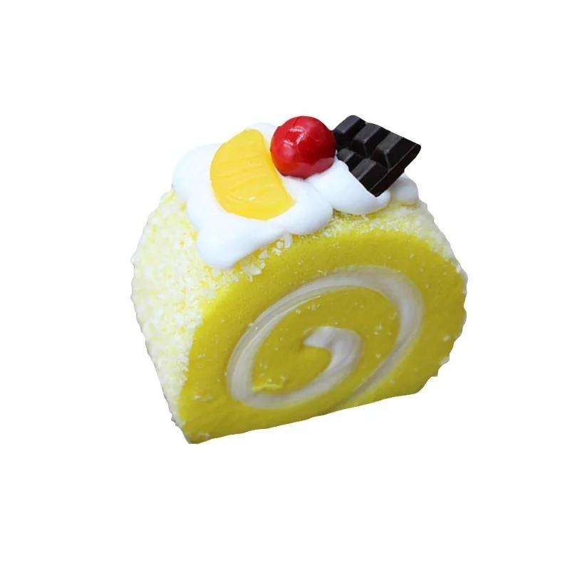 2 шт. ПУ имитация крема швейцарский рулет десерт фруктовый торт реалистичная поддельная миниатюрная еда кухонный декор наклейка на холодильник(случайный)