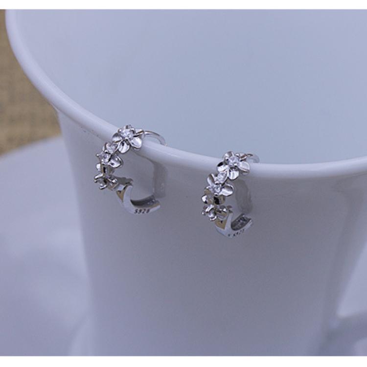 Женские корейские модные антиаллергенные 925 посеребренные мини-милые простые серьги-кольца женские украшения для ушей серьги Рождественский подарок