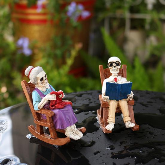 2 шт. Хэллоуин Качалка Скелет Пожилые Статуи Маленькая Читающая Вяжущая Скелет Фигурка Смола Ремесло для Двора Газона Крыльца Декор