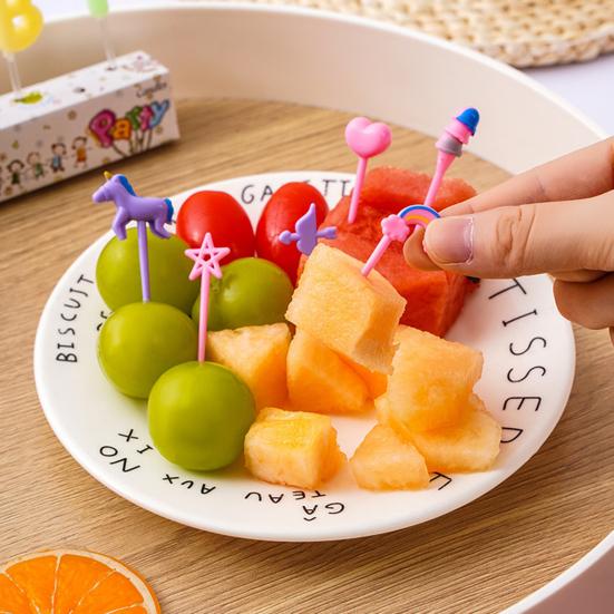 6Pcs Fruit Pick Reusable Bento Food Picks Cute Rainbow Star Heart Shapes Fruit Fork Easy To Clean for Kids