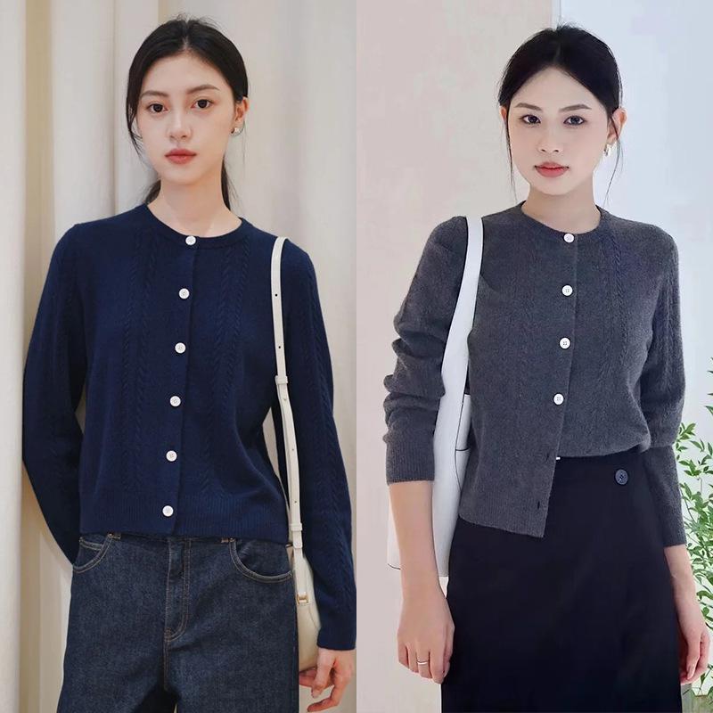 Женский шерстяной кардиган в студенческом стиле, начало осени 2024 г.: Классический свитер с длинным рукавом для повседневных поездок на работу.