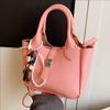Portable Tote Bag Women's New Versatile Fashion Shoulder Underarm Bag Commuter Messenger Bag