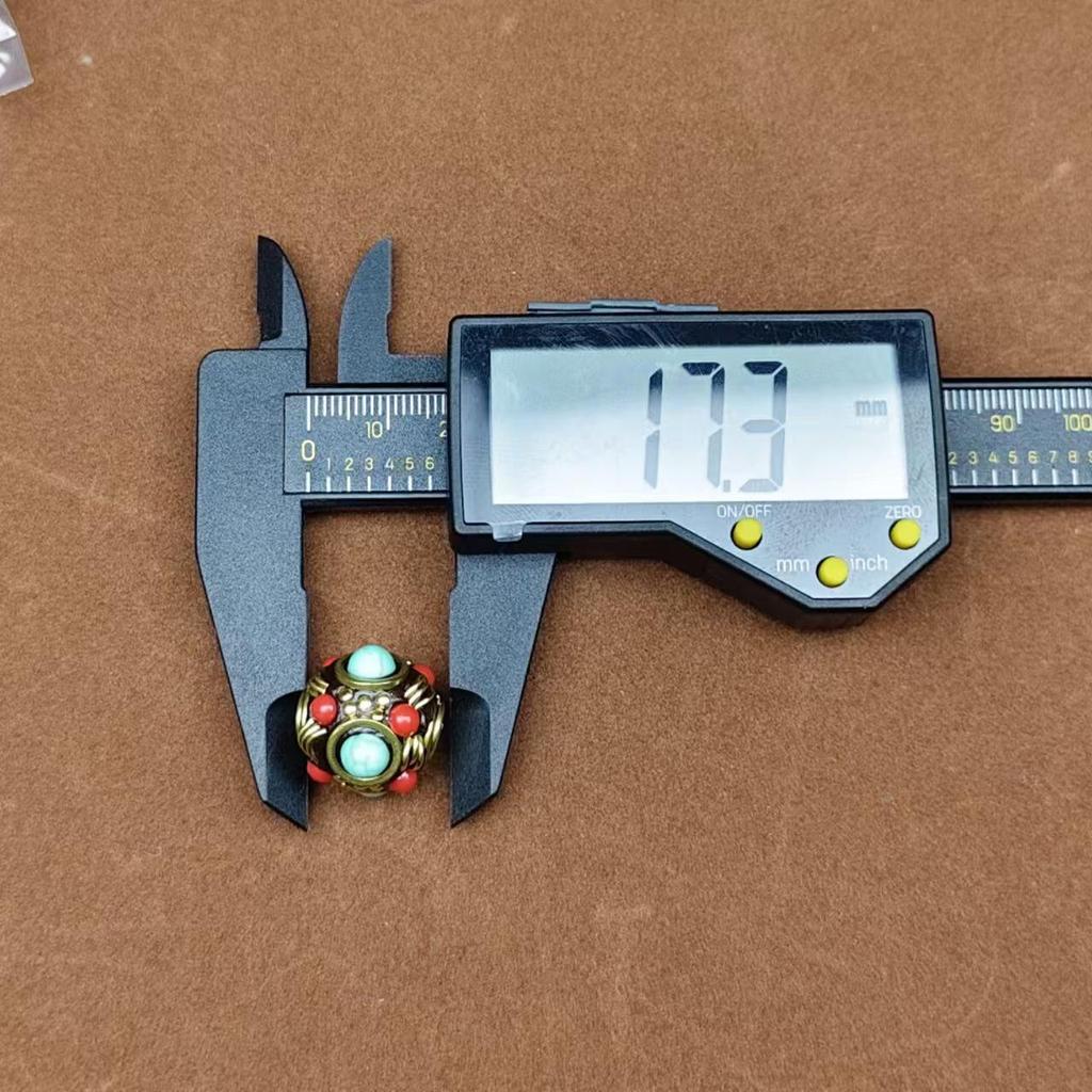 Непальское ручное изготовление шестислоговой мантры ожерелье с латунными инкрустированными бусинами