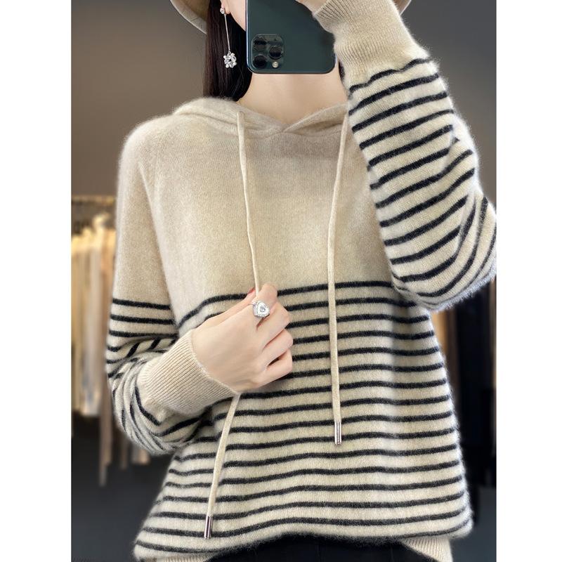 New Autumn and Winter Striped Wool Hoodie for Women Classic Versatile Cashmere Knitted Hoodie Sweatshirt Fashionable Warm Top