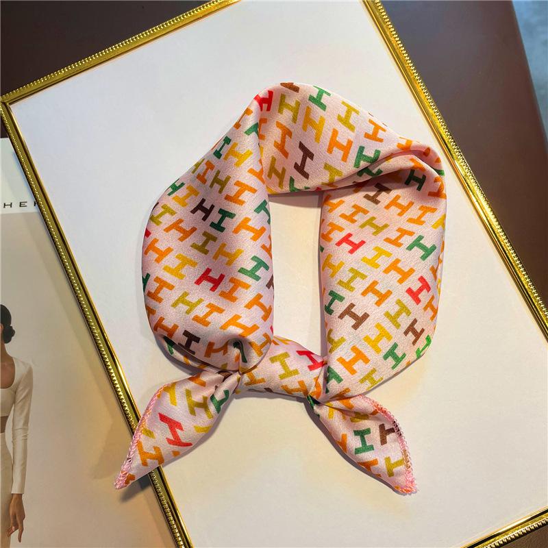 50 * 50cm Spring And Autumn Silk Scarves Versatile Decoration Professional Small Square Scarves Neck Protection Binding Bag