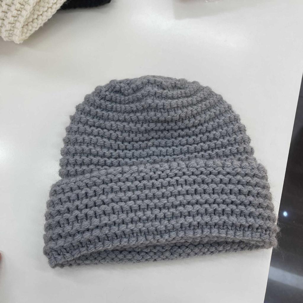 2024 осень-зима легкая вязаная шапка, толстая шерсть, маленькое лицо, повседневная универсальная теплая защита для ушей, однотонная шерстяная шапка