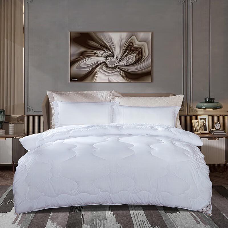 Всесезонное одеяло FUANNA Comfort из антибактериального соевого волокна