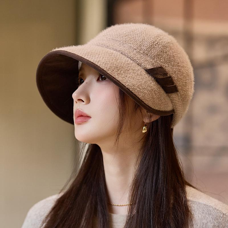 Fleece Equestrian Hat Autumn and Winter New Casual Windproof Hat Women's Korean Version British Retro Newspaper Boy's Hat
