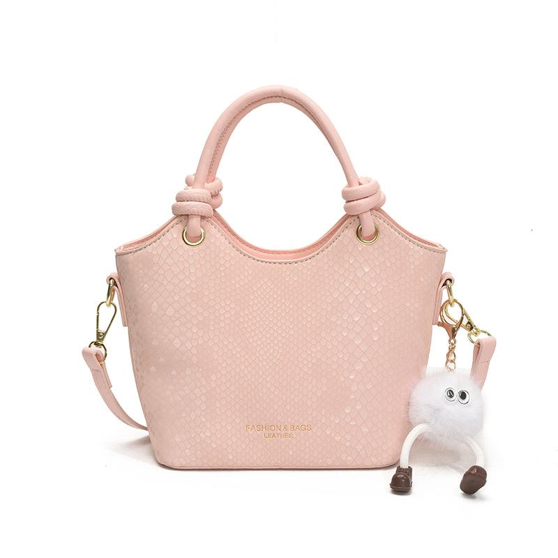 Портативная сумка-ведро женская 2025 новая летняя модная сумочка универсальная дорожная повседневная на плечо мессенджер