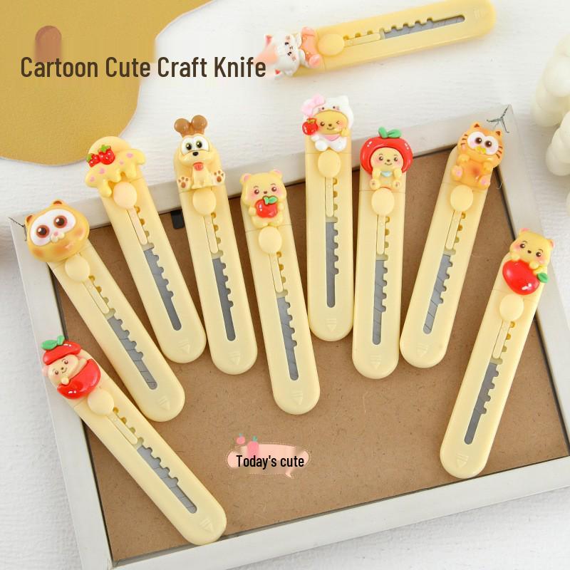 Bear Art Knife - Cute Cartoon Student Office Paper Cutter (Portable and Compact)