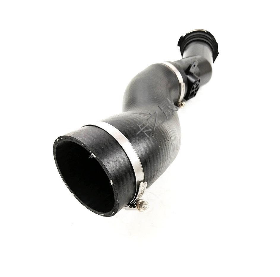 BMW 1 и 3 серии Впускной патрубок турбокомпрессора 13717597588