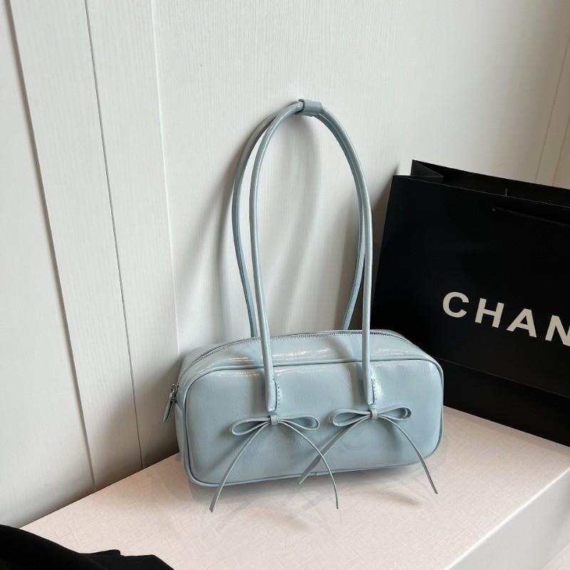 IELGY Large Capacity Commuter Handbag