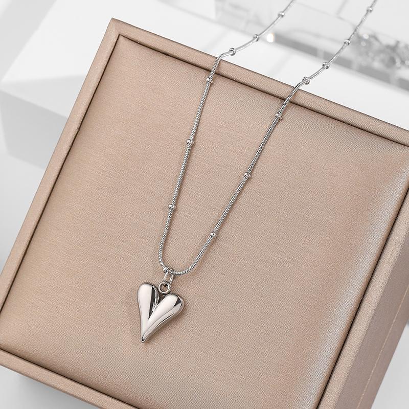 Temperament Heart Pendant Chain Necklace for Women Stainless Steel Stylish Choker Necklace Jewelry Party Gift
