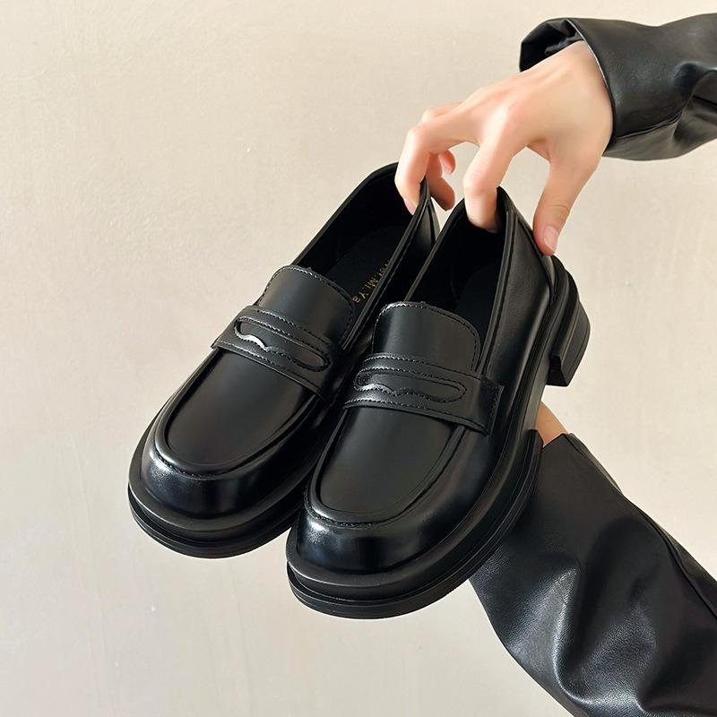 Женские мокасины 2024 Весна Металлические кнопки Черные женские туфли на платформе Модные JK Лолита Мягкая подошва Студенческие кожаные туфли для офиса