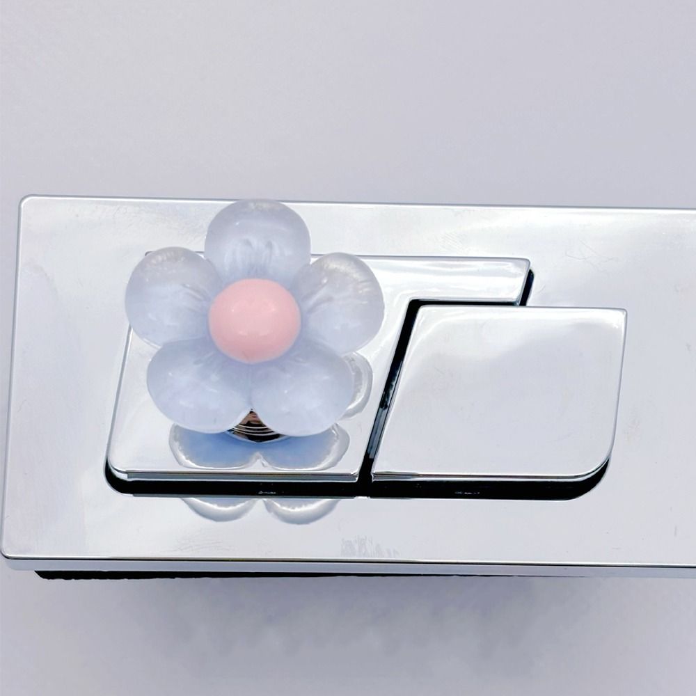 1/2PCS Labor-saving Toilet Lid Lifter Flower Shaped Bathroom Flush Switch Toilet Press Tool