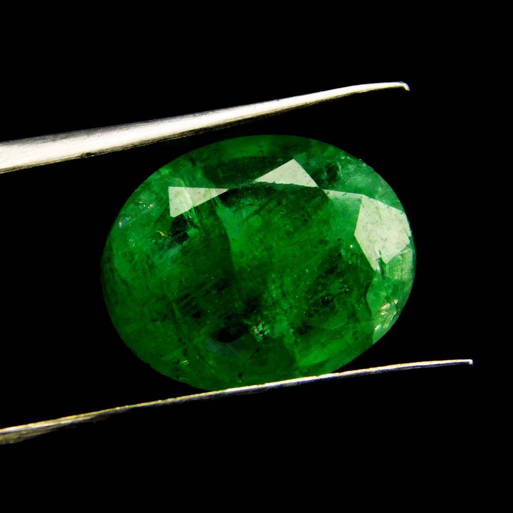 Natural Green Emerald Loose Gemstone Brilliant Cut 8 ct Oval Cut for Jewelry Making and Crafts